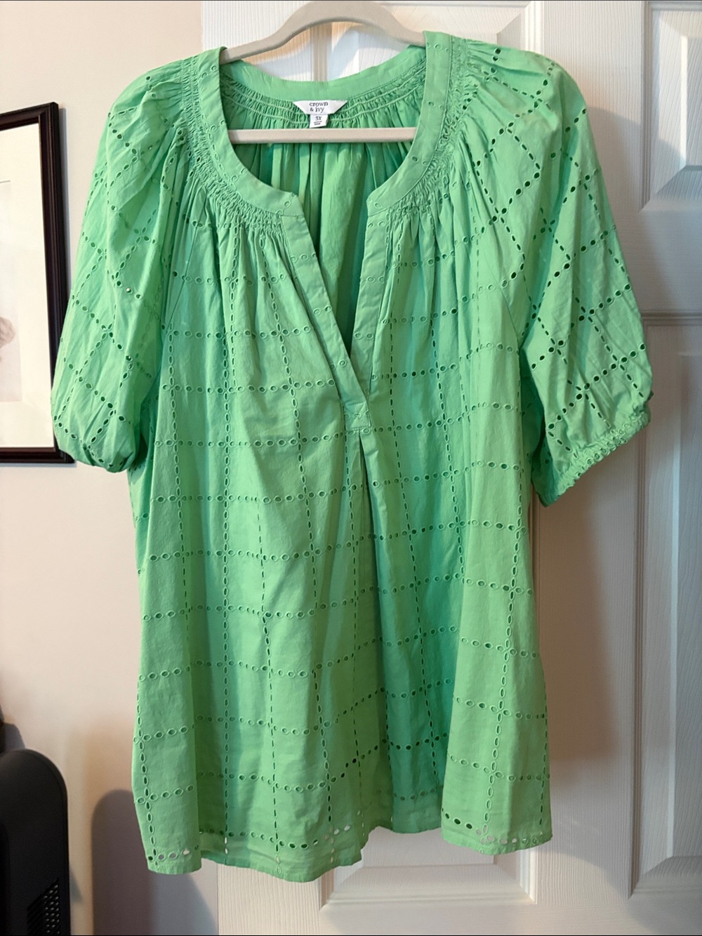 crown & ivy Mint Green Eyelet Peasant Blouse